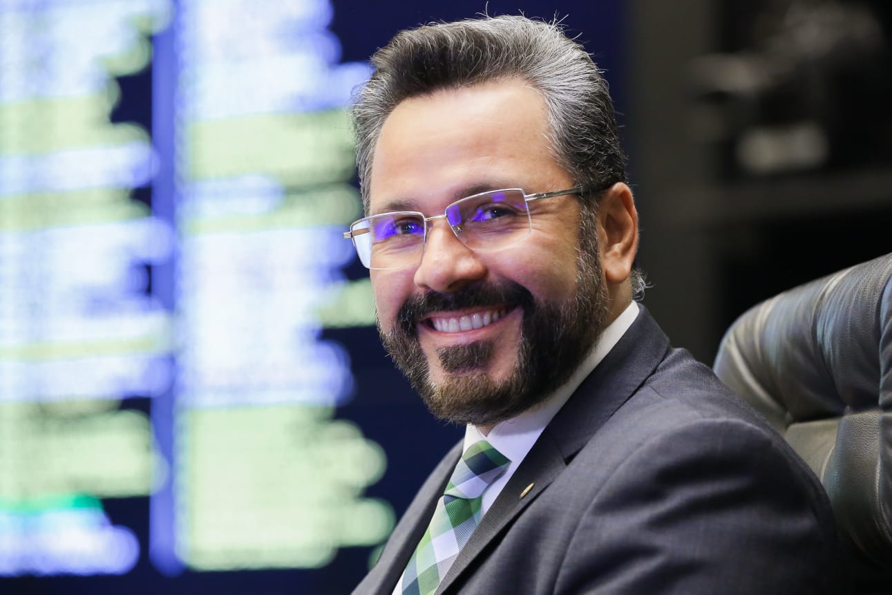 Justiça Eleitoral aprova contas de Alan Rick, senador eleito pelo Acre