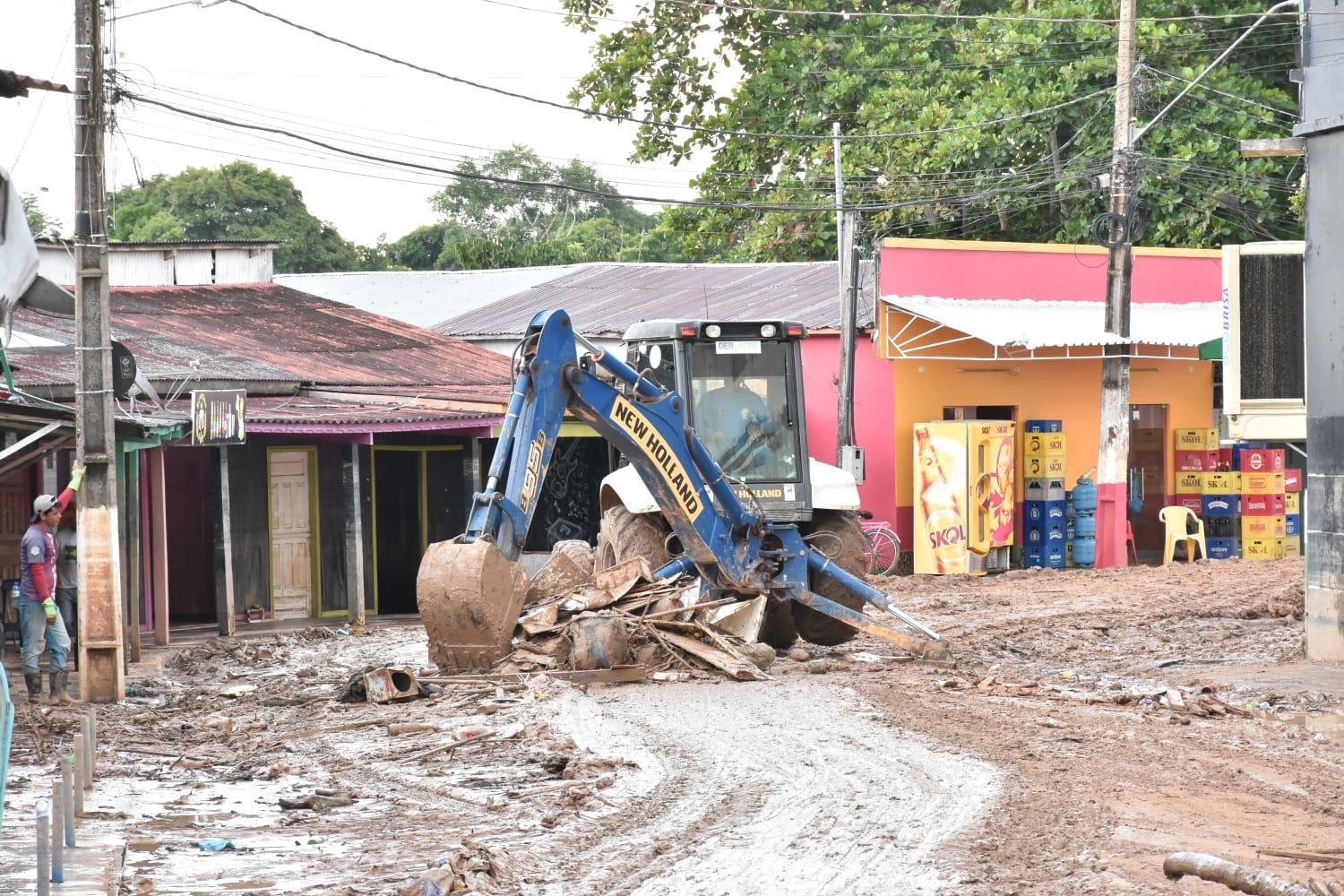 Faxina geral em Xapuri: Estado e prefeitura trabalham juntos