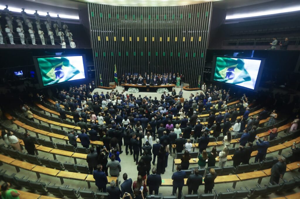 camara-aprova-pl-que-acaba-com-beneficios-para-invasores-de-terra