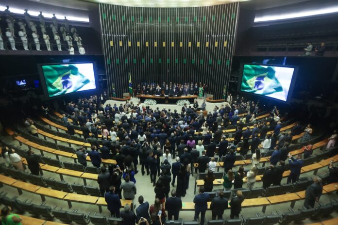 camara-aprova-pl-que-acaba-com-beneficios-para-invasores-de-terra