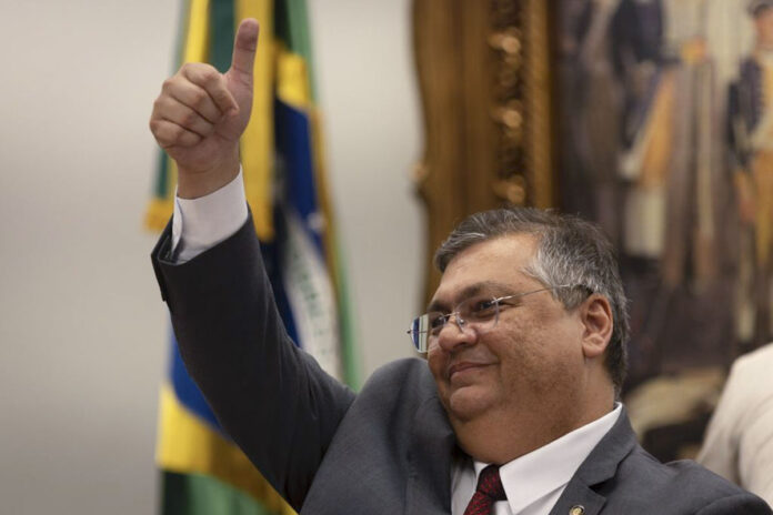 “estamos-sob-a-mesma-bandeira”,-diz-flavio-dino-sobre-7/9