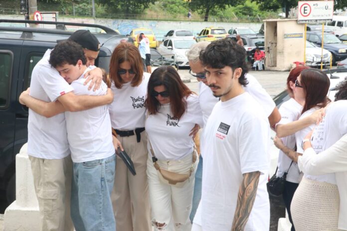 famosos-se-despedem-do-ex-ator-mirim-joao-rebello,-morto-na-bahia
