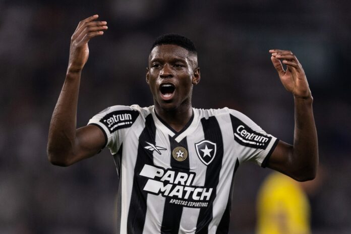 botafogo-se-pronuncia-apos-ter-torcida-vetada-de-jogo-contra-o-penarol