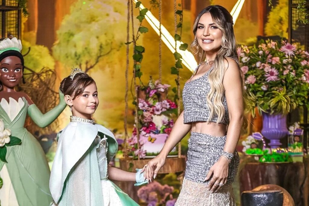 deolane-mostra-quanto-dinheiro-da-para-a-filha-lanchar-na-escola