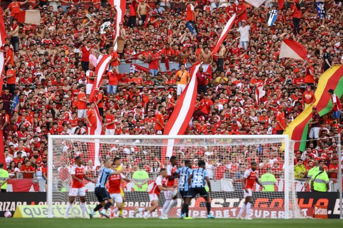 torcedor-do-inter-e-indiciado-por-atirar-pedras-em-onibus-do-gremio