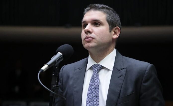 lula-e-pt-devem-apoiar-hugo-motta-para-conter-o-projeto-da-anistia,-diz-cientista-politico-ao-ww