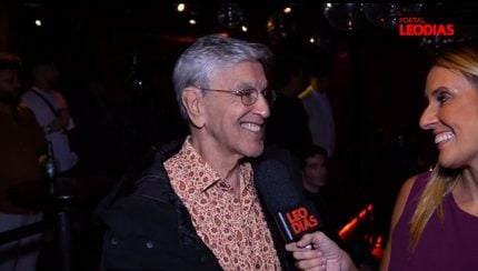 na-estreia-solo-de-ana-morais,-caetano-veloso-ressalta-o-talento-da-nova-geracao