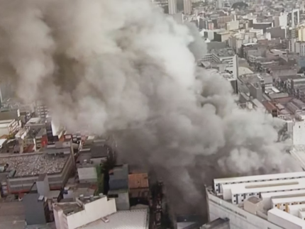incendio-atinge-shopping-popular-no-bras-e-40-bombeiros-sao-acionados