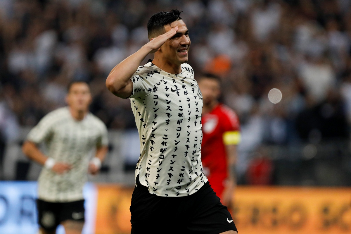 corinthians-sofre-transfer-ban-por-divida-com-zagueiro-paraguaio