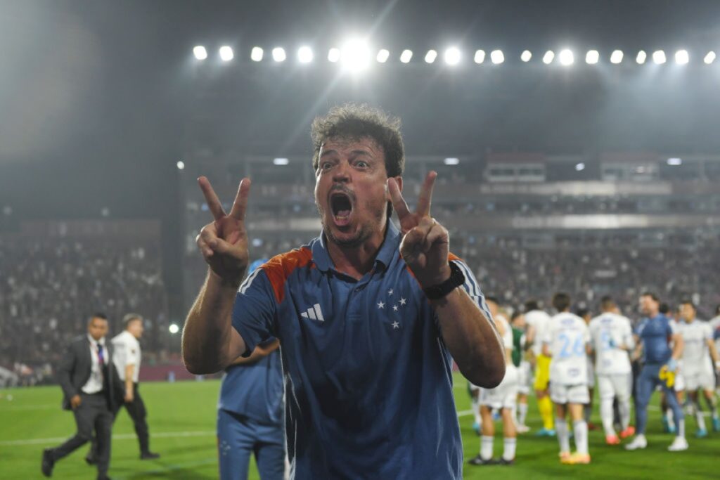 diniz-e-apenas-3°-tecnico-a-chegar-em-finais-continentais-consecutivas