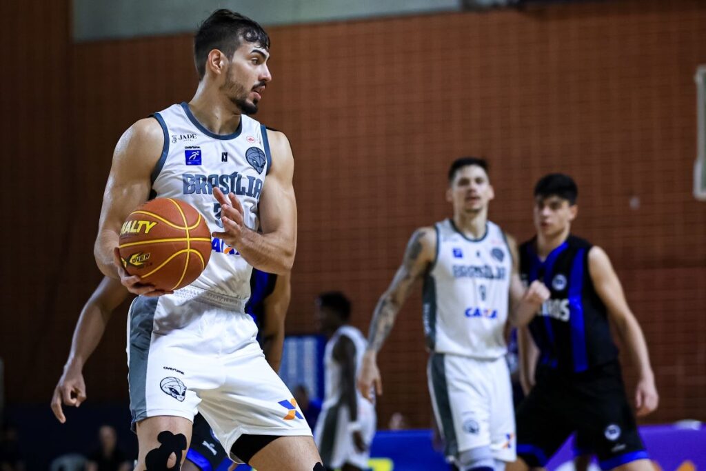 pede-musica:-brasilia-basquete-vence-terceira-seguida-e-embala-no-nbb