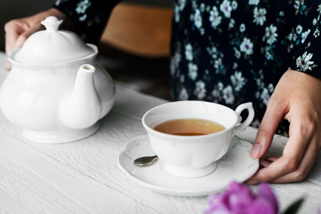 cha-de-espinheira-santa:-saiba-beneficios-da-infusao-terapeutica