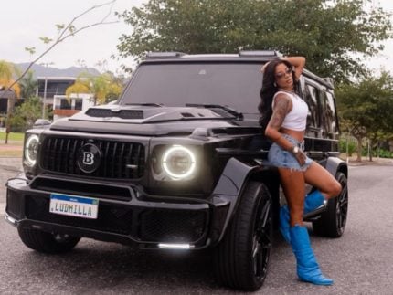 ludmilla-exibe-novo-carro-de-luxo-avaliado-em-cerca-de-r$-4-milhoes