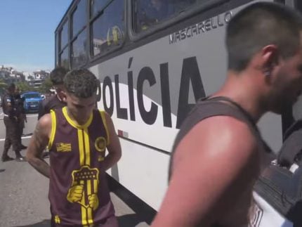 justica-solta-10-dos-21-torcedores-do-penarol-ainda-presos-por-confusao-no-rio