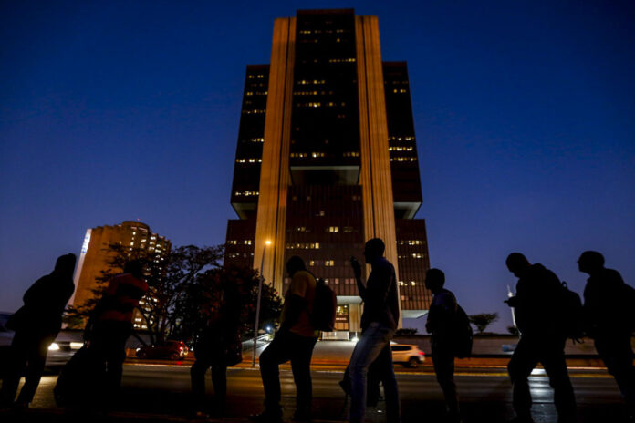 copom-acelera-ritmo-de-alta-de-juros-e-eleva-selic-para-11,25%-ao-ano