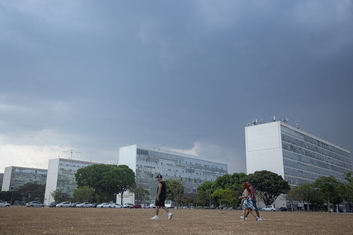 governo-teve-deficit-de-r$-5,3-bilhoes-em-setembro,-informa-tesouro