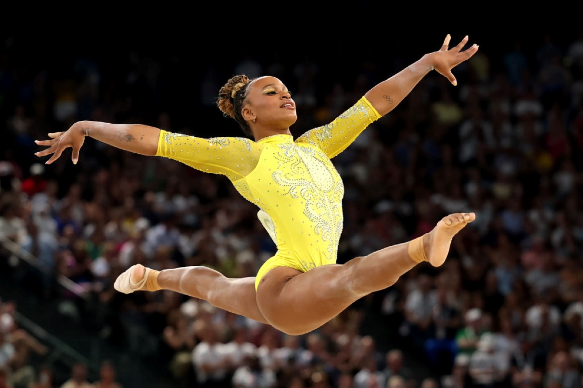 rebeca-andrade-doa-collant-usado-durante-conquista-de-medalha-em-paris