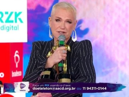 impedida-pela-globo-no-passado,-xuxa-recebe-trofeu-imprensa-e-emociona-patricia