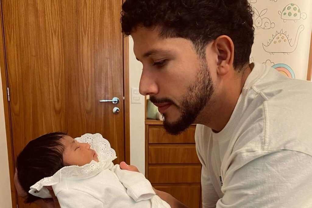 yuri-lima-posta-primeiras-fotos-com-nala-e-se-declara-para-a-filha