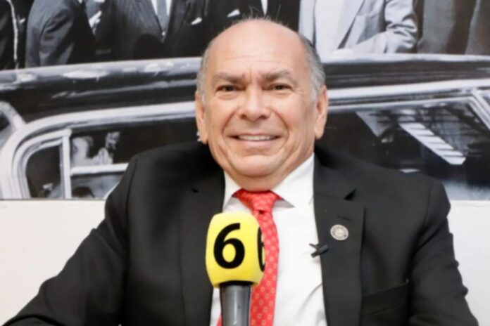 pai-de-perez-faz-ofensas-homofobicas-a-schumacher-apos-especulacoes