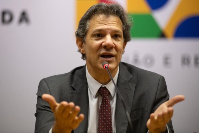 ministros-reagiram-“de-varias-maneiras”-a-cortes-de-gastos,-diz-haddad