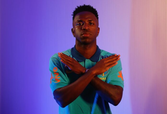 cbf-adota-gesto-antirracismo-em-jogo-entre-brasil-e-uruguai