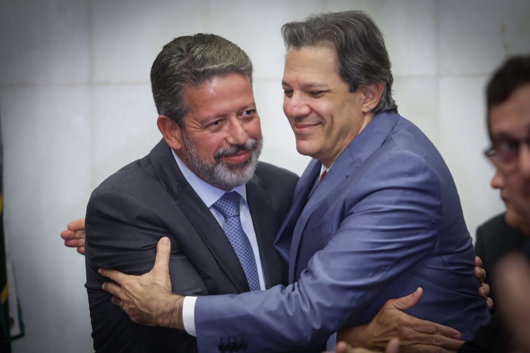 haddad-se-encontra-com-lira-para-falar-sobre-corte-de-gastos