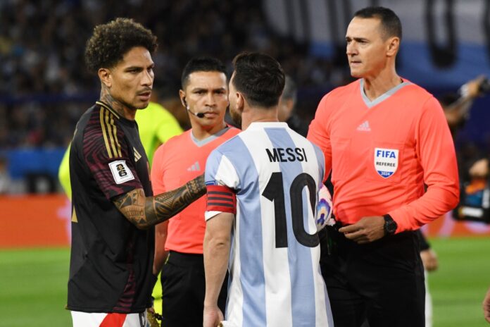 guerrero-critica-arbitragem:-“se-toca-no-messi-com-um-dedo,-e-falta”