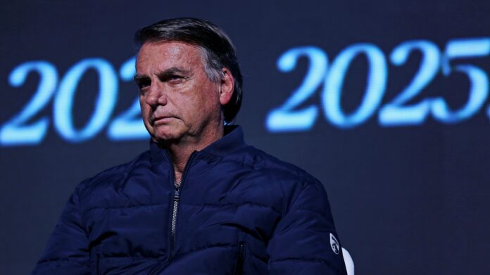 indiciamento-de-bolsonaro-pode-atrapalhar-captura-de-votos-do-centro,-diz-especialista-ao-ww