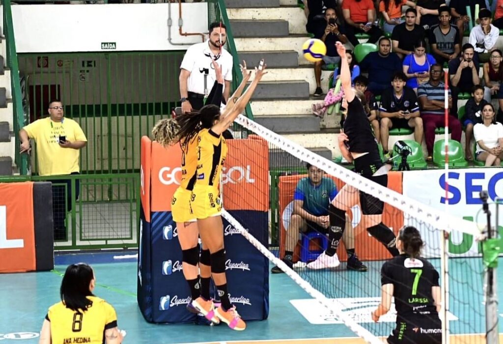 com-show-de-bloqueios,-brasilia-volei-vence-3a-seguida-na-superliga