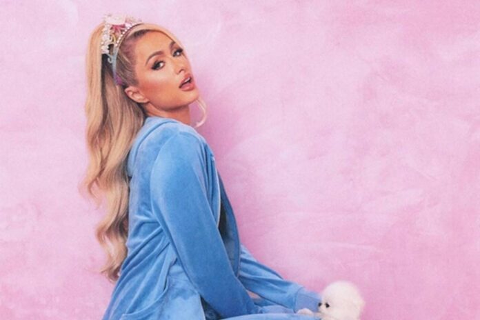 paris-hilton-diz-que-faz-skincare-desde-os-8-anos-e-revela-rotina