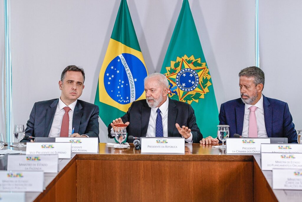 corte-de-gastos:-lula-bate-martelo,-mas-quer-aval-de-lira-e-pacheco