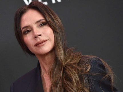 victoria-beckham-revela-por-que-nao-sorri-para-fotos.-confira!