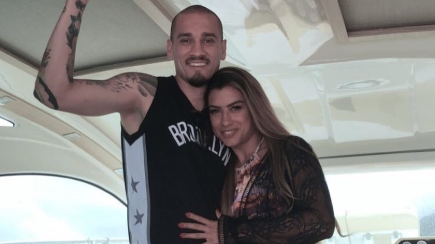 ex-de-jogador-do-vasco-e-condenada-a-pagar-fatura-milionaria-de-cartao