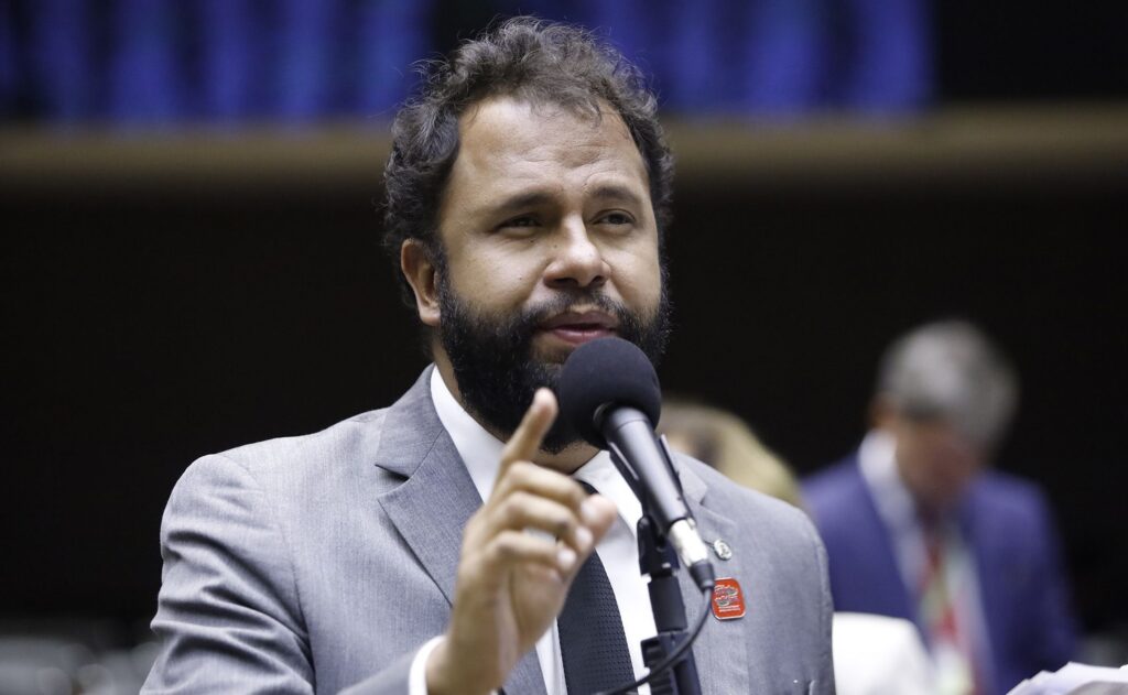 psol-lanca-pastor-henrique-vieira-como-candidato-a-presidencia-da-camara