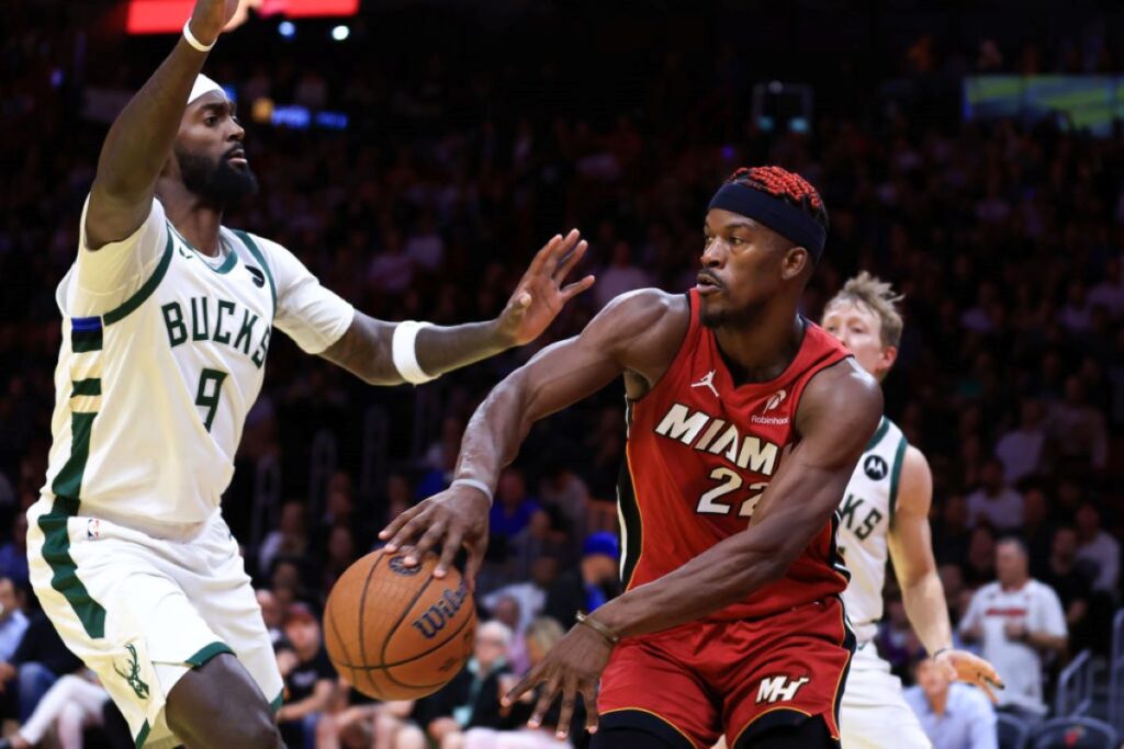 nba:-desfalcados,-bucks-batem-heat-e-engatam-5a-vitoria