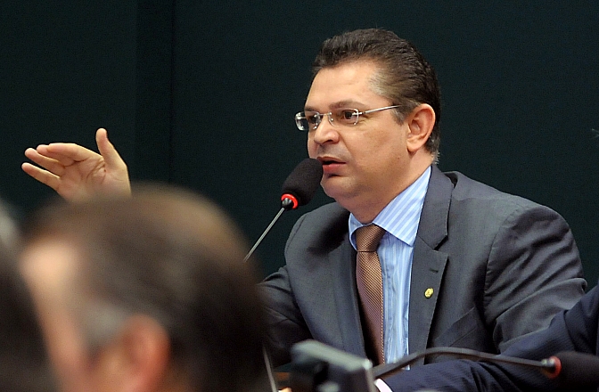 “nao-prejudica-partido”,-diz-sostenes-sobre-indiciamento-de-bolsonaro
