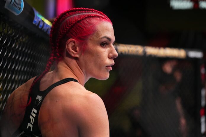 ufc:-lutadora-brasileira-reclama-de-golpes-sofridos-na-regiao-anal