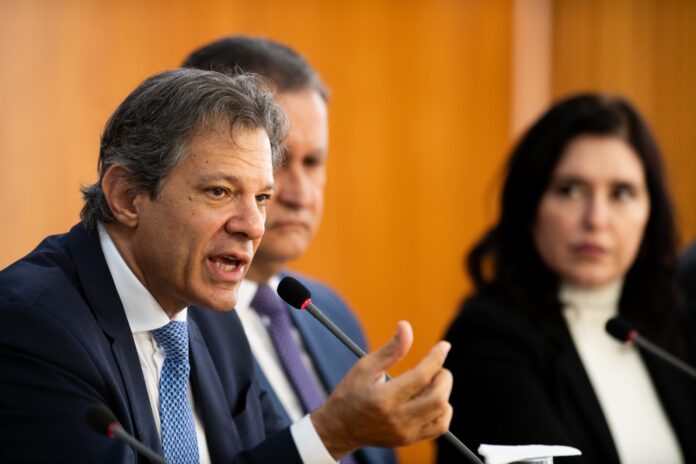 corte-de-gastos-preve-economia-de-r$-327-bilhoes-em-5-anos