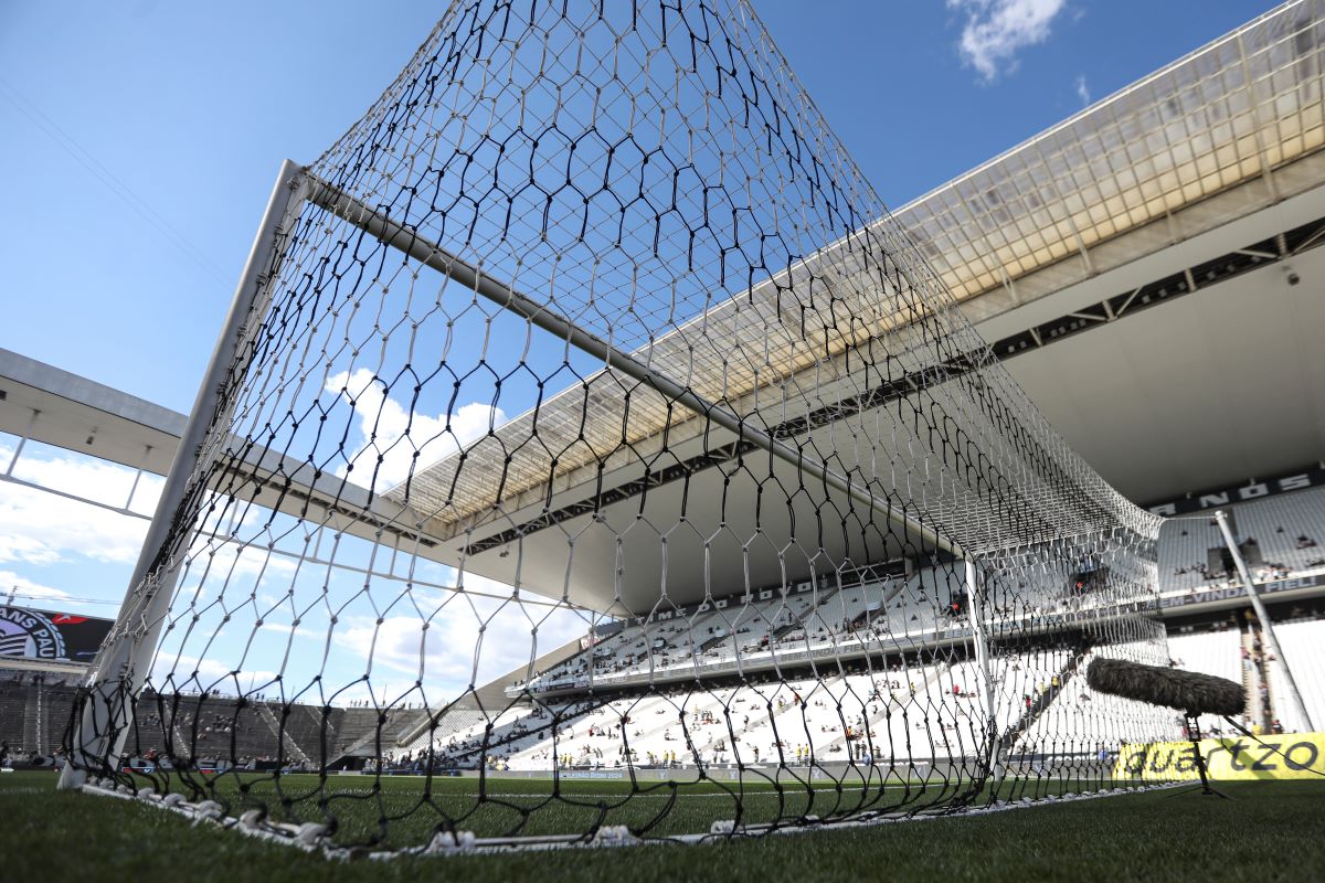 com-ritmo-da-vaquinha,-corinthians-pode-quitar-arena-em-3-meses
