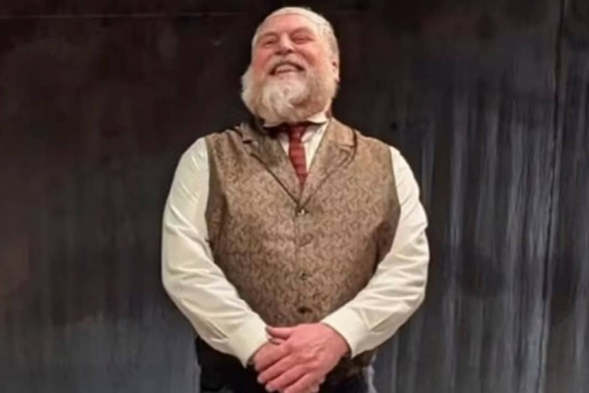 julien-arnold-morre-aos-60-anos-durante-peca-em-teatro-no-canada