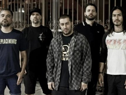 van-do-cpm-22-e-roubada-no-rio-de-janeiro-e-banda-cancela-show-em-festival