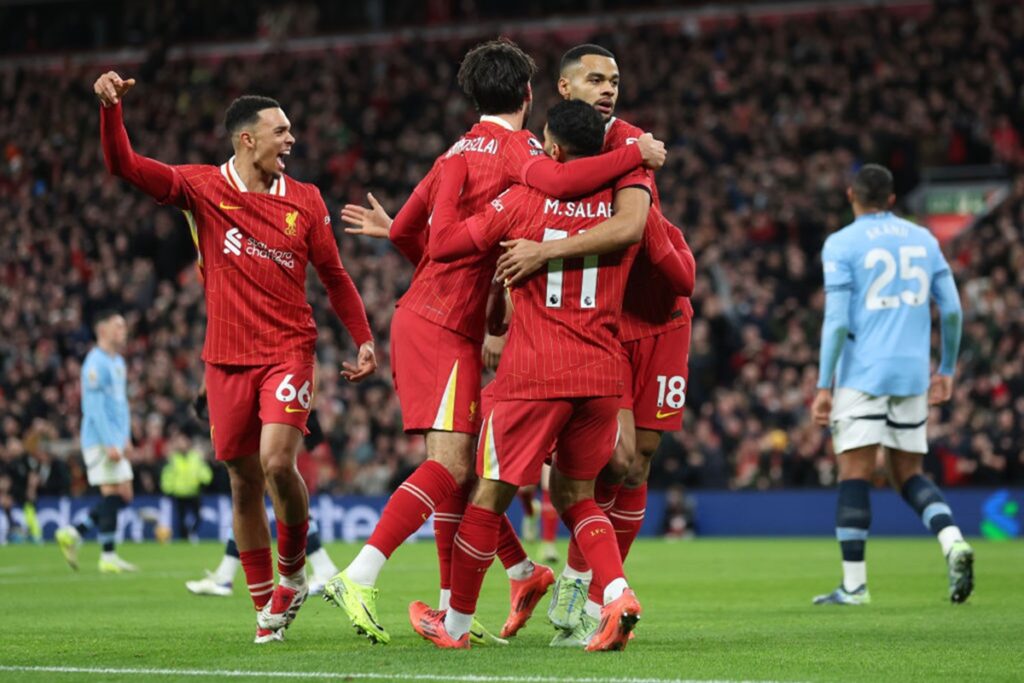 liverpool-bate-city-e-se-isola-na-lideranca-da-premier-league