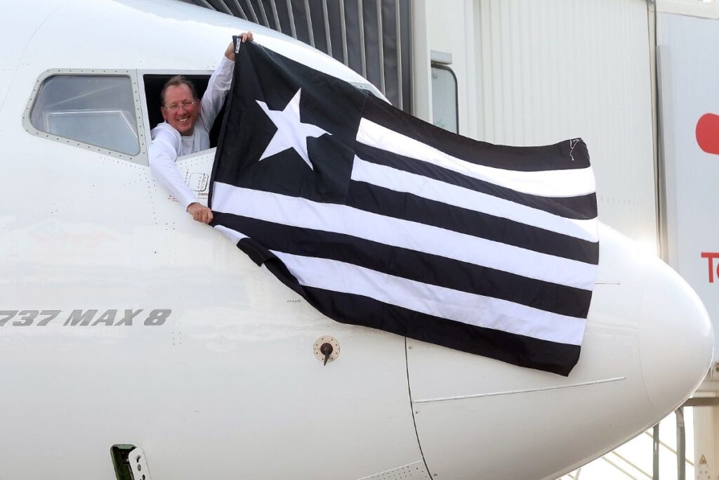 botafogo-celebra-titulo-da-libertadores-em-festa-com-a-torcida-no-rj
