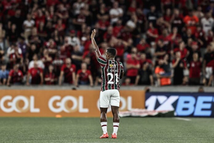 flu-arranca-empate-e-se-mantem-fora-do-z-4;-veja-resultados-do-domingo