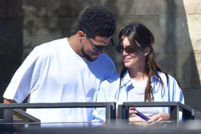 kendall-jenner-e-vista-com-ex,-alimentando-boatos-de-reconciliacao