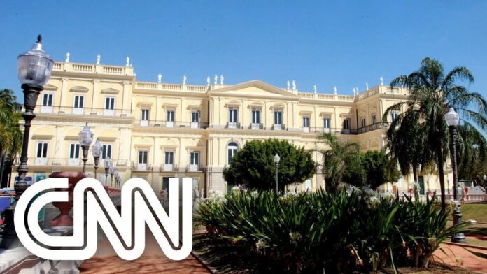 seis-anos-apos-ser-destruido-em-incendio,-museu-nacional-vira-patrimonio-cultural-do-rj