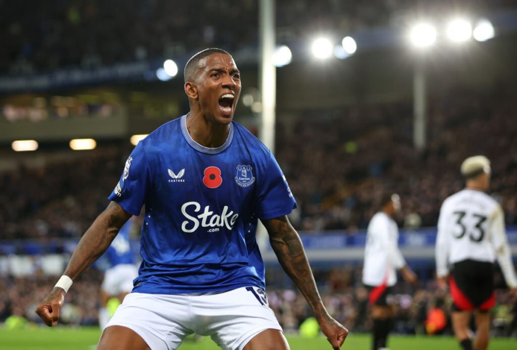 em-familia:-pai-e-filho-serao-adversarios-na-copa-da-inglaterra