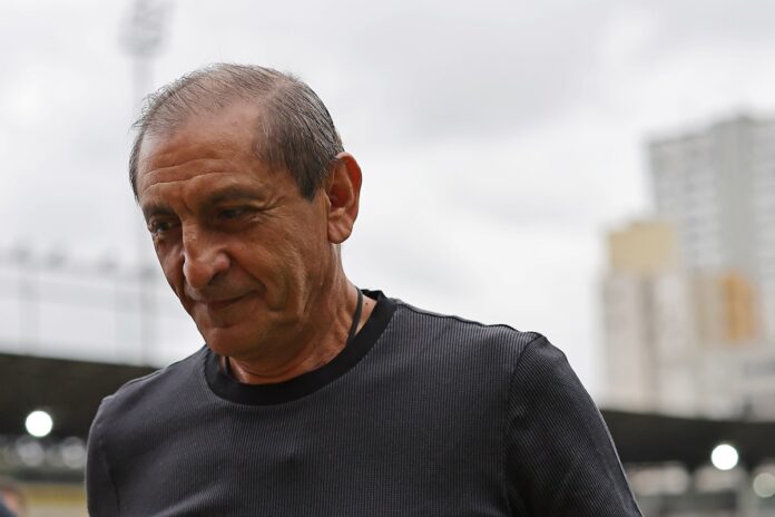 video:-corinthians-confirma-permanencia-de-ramon-diaz-para-2025