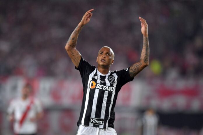 conmebol-multa-deyverson-por-provocacoes-a-torcida-do-river-plate